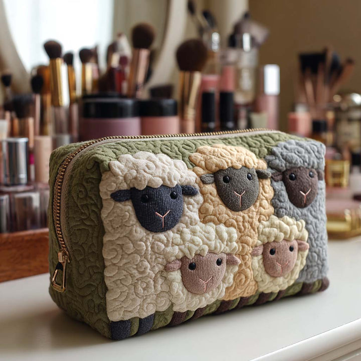Éloïse - Trousse de toilette matelassée Petits Agneaux