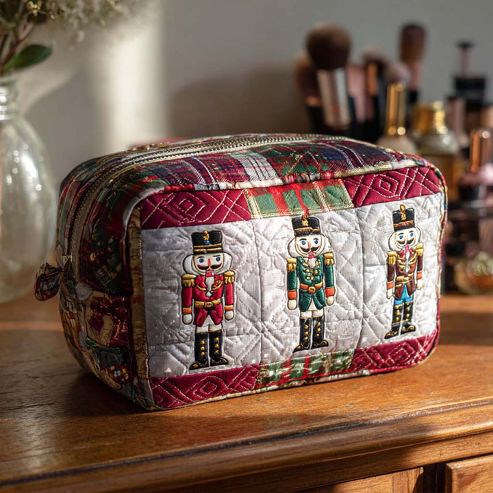 Blanche - Trousse de toilette matelassée Casse-Noisette Joyeux